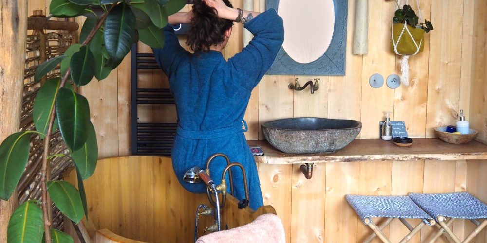 salle de bain ecolodge dans la prairie